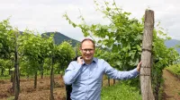 Jernej Vrtovec: &ldquo;Ljudem naj ostanejo vi&scaron;je plače&rdquo;