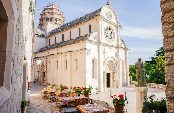 Na prvo mesto se je že tretjič zapored zavihtela restavracija 
Pelegrini iz Šibenika.