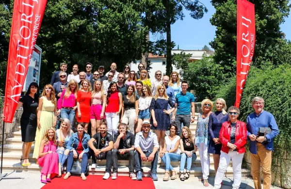 Žreb so pospremili (z leve): Barbara Jakomin, Dragica Petrovič, 
Mario Galunič, Meira Hot, Slavko Ivančić in Lada Tancer.