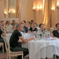 Ljubitelji vina so na Rosé wines masterclass degustirali 27 vzorcev 
mirnih in penečih rosé vin. 