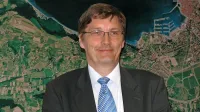 Jadran Bajec je bil v času vlade Boruta Pahorja vodja delovne 
skupine za spremljanje postopkov pri pridobivanju gradbenega 
dovoljenja za drugi tir.