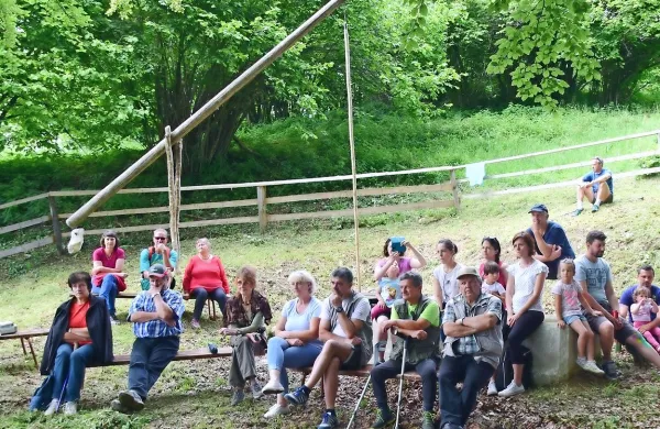 Bukov gaj s Črvovim “bčem” so preuredili v atraktivno etnološko in turistično točko.