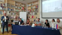 Uspehe ZRS so predstavili direktor Rado Pišot (stoji levo) in 
predstojniki inštitutov. 
