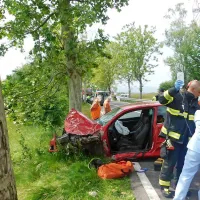 Z golfom čelno trčil v nem&scaron;ki kombi