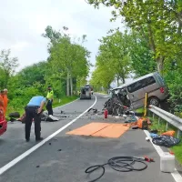 Z golfom čelno trčil v nem&scaron;ki kombi