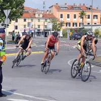 Tekli, kolesarili in plavali