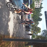 Nekateri so oddali svoj glas, še preden so se prepustili užitkom, 
drugi pa so dali prednost sprostitvi.