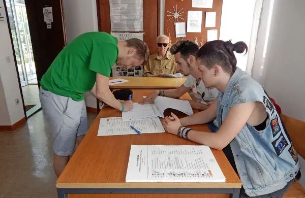 Valerij Bizjak je v volilno komisijo pritegnil mlade.