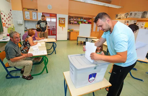 Utrinek z enega od volišč v Kopru.