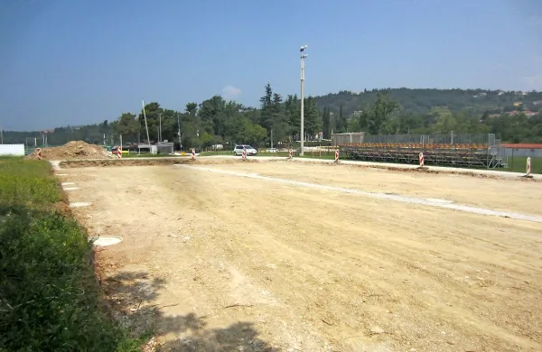 Igrišče za odbojko na mivki je že izkopano.