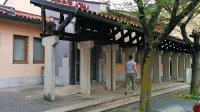 Zadnji aprilski dan sta zamaskirana moška oropala bančno 
poslovalnico v Vipavi, sedaj pa sta že v priporu. 