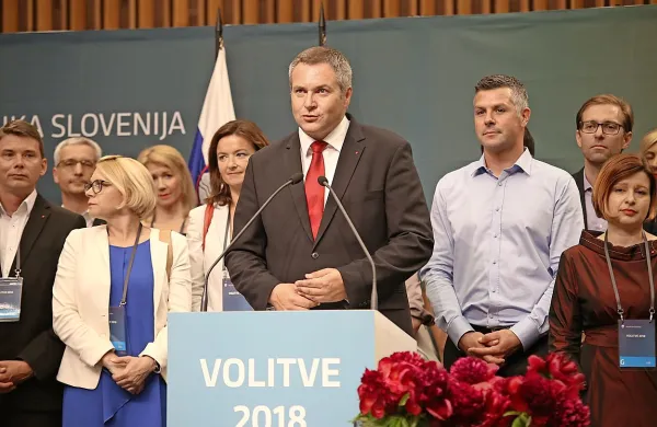 Socialni demokrati doslej še niso prejeli nobenega vabila na 
pogovore o morebitnem prihodnjem koalicijskem sodelovanju.