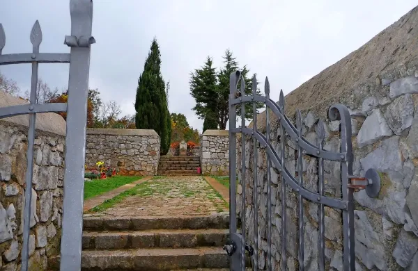 Pred določitvijo cene grobnin bodo vsem pokopališčem v občini 
določili vrednost. 