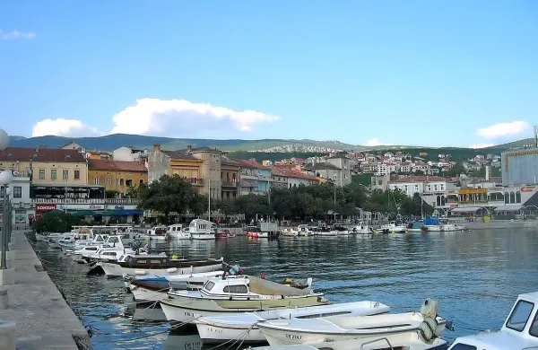 Crikvenica velja za eno najbolj priljubljenih turističnih obmorskih 
mest Zagrebčanov. 