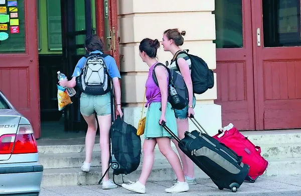 Evropska unija bo 15.000 osemnajstletnikom podarila  vozovnice 
za potovanje po Evropi. 