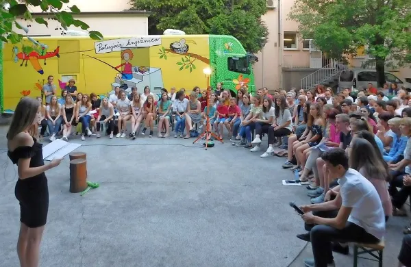 Poletje v knjižnici