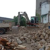 Poru&scaron;ili so nekdanje skladi&scaron;če zapora