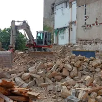 Poru&scaron;ili so nekdanje skladi&scaron;če zapora