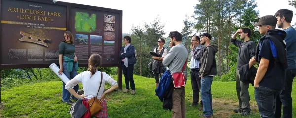 V širšem okolju ledenodobnega najdišča je od leta 2005 urejen 
arheološki park, ki je zelo slabo obiskan.