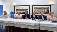 

Včerajšnji nastop Karla Erjavca ne čelu Desusa ni bil njegov 
poslednji, saj ostaja predsednik stranke.