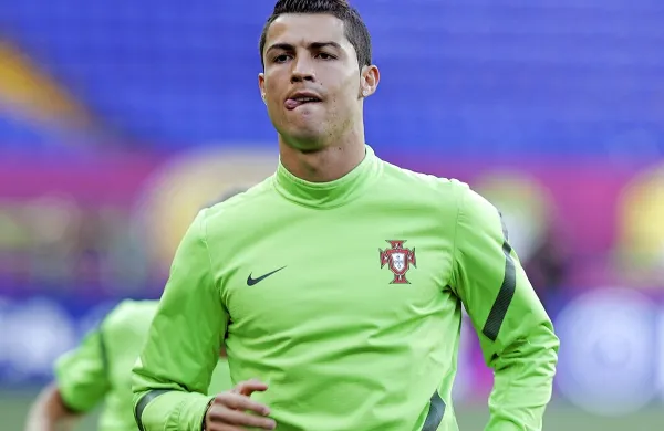 Portugalski nogometni zvezdnik Cristiano Ronaldo je na svetovnem prvenstvu v Rusiji že na uvodu tekme Portugalska - 
Maroko v Moskvi poskrbel za nov rekord.
