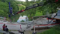 Škofeljski most že obnavljajo, občina pa je s prerazporeditvijo 
denarja v občinskem proračunu zagotovila zanj  230.000 evrov. 