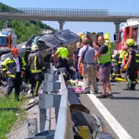 Nesreča je za eno uro popolnoma zaprla avtocesto proti Kozini.