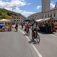 Zdaj tudi hop na bus v Benečijo