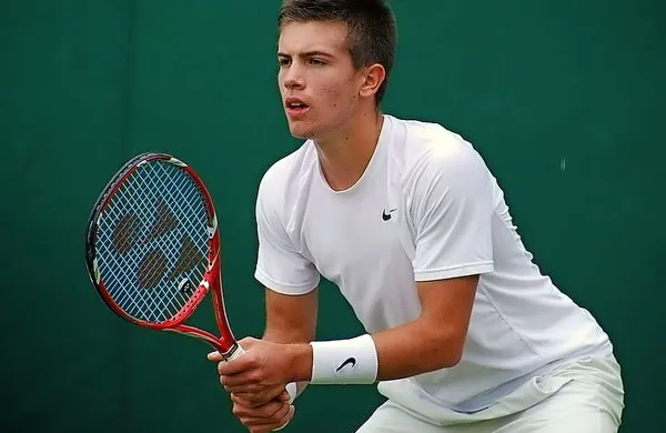 Borna Ćorić