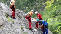 Nadelava zelo zahtevne planinske poti od markacistov zahteva 
dobro poznavanje alpinistične tehnike.