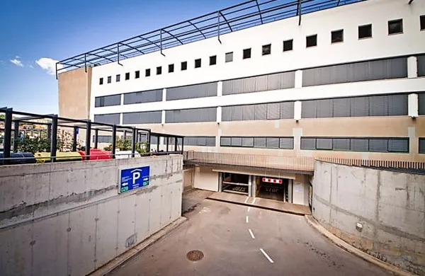 Prvih 15 minut brezplačnega parkiranja