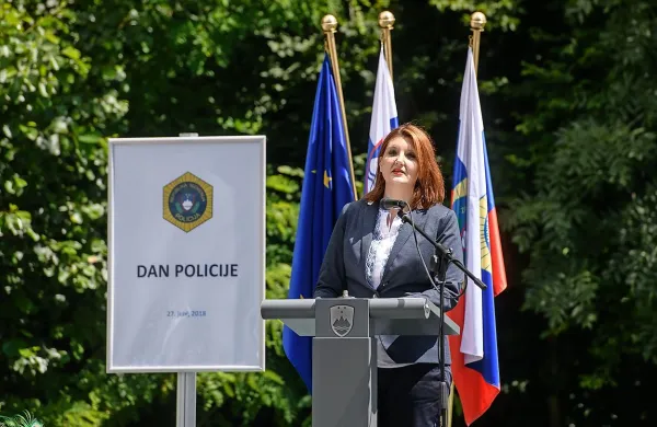 Ministrica za notranje zadeve Vesna Györkös Žnidar je v Tacnu 
dejala, da je policija danes v bistveno boljšem finančnem, 
materialnem in kadrovskem položaju, kot je bila pred štirimi 
leti.