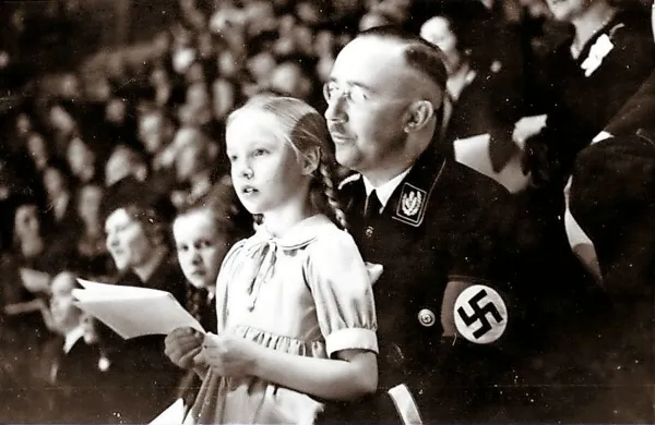 Heinrich Himmler s hčerjo.