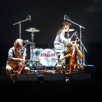 Koncert 2Cellos napolnil Koper