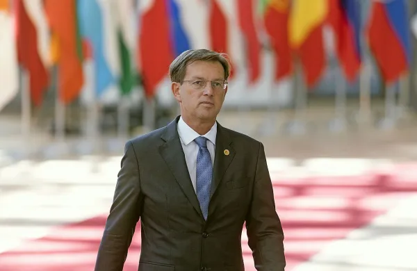 V Sloveniji ni potrebe po posebnih centrih za migrante, je ocenil 
Miro Cerar.