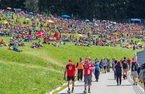 Skupaj si je dirko ogledalo 185.000 gledalcev, kar je druga najvišja številka po vrnitvi formule 1 v Avstrijo (leta 2014 so jih našteli 220.000).