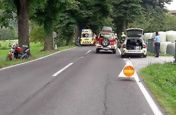 Italijanski motoristi so padli pri Starem selu, dva sta se lažje 
poškodovala. 