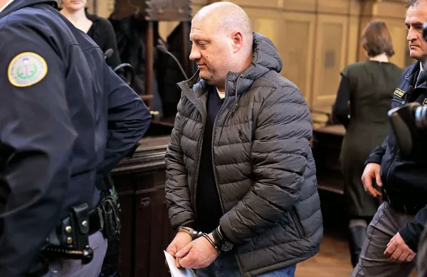 Višje sodišče v Ljubljani je potrdilo odškodnino v višini 5000 evrov 
za obtoženega v zadevi Balkanski bojevnik Jakoba Remškarja 
zaradi neustreznih razmer v priporu.