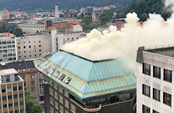 V Ljubljani je zagorelo v Hotelu Union.