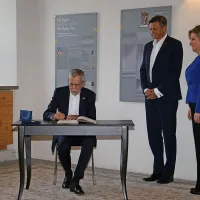 Pogovarjajo se, strinjajo ne