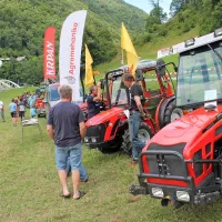 Na zboru traktoristov v Dolenji Trebu&scaron;i tudi starej&scaron;i lepotci