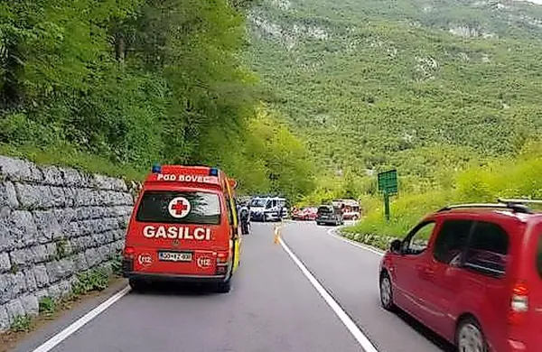 Trža&scaron;ki motorist se je pri padcu huje po&scaron;kodoval
