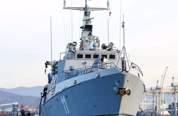 

V okviru operacije Sophia so  rešili že več kot 49.000 ljudi. V 
operaciji sodeluje tudi slovenska vojska z ladjo Triglav, ki je 
trenutno  na operativni nalogi.
