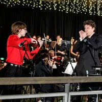 Mladi orkestrov violinist Jan Šoštarič in orgličar Miro Božič sta za 
solo v Montijevem Čardašu prejela  večminutne ovacije občinstva. 