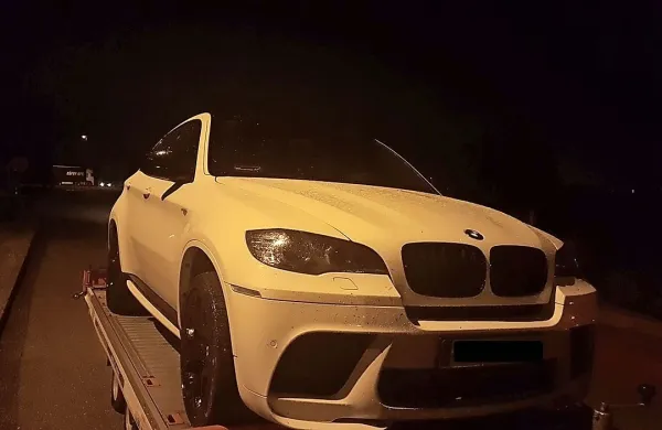 Policisti so ugotovili, da je bil bmw leta 2015 ukraden v Italiji.