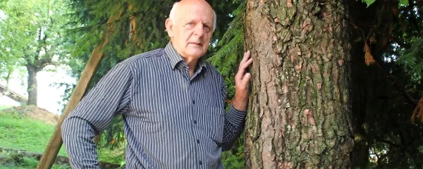 Franca Perka je pogozdovanje pritegnilo. Čeprav je bilo o njem že veliko napisanega, pa je sam v arhivih odkril  marsikaj, 
kar doslej še ni bilo znano.  