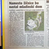 V zgornji postaji nekdanje žičnice na Sveto goro so frančiškani 
urejali mladinski dom z razstavno galerijo. 