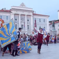 In princeska je pristala v naročju princa