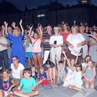 In princeska je pristala v naročju princa