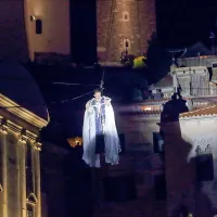 In princeska je pristala v naročju princa